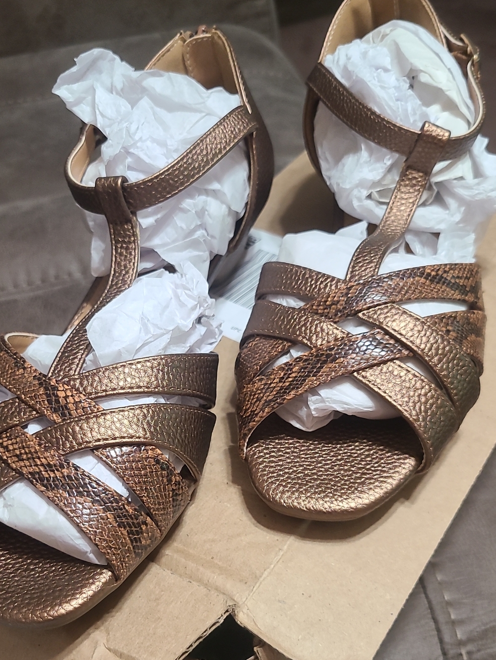 comfortview Metallic Bronze T-Strap Sandals